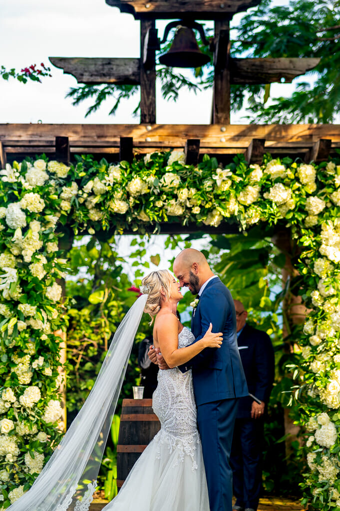 wedding ceremony at Hacienda Siesta Alegre